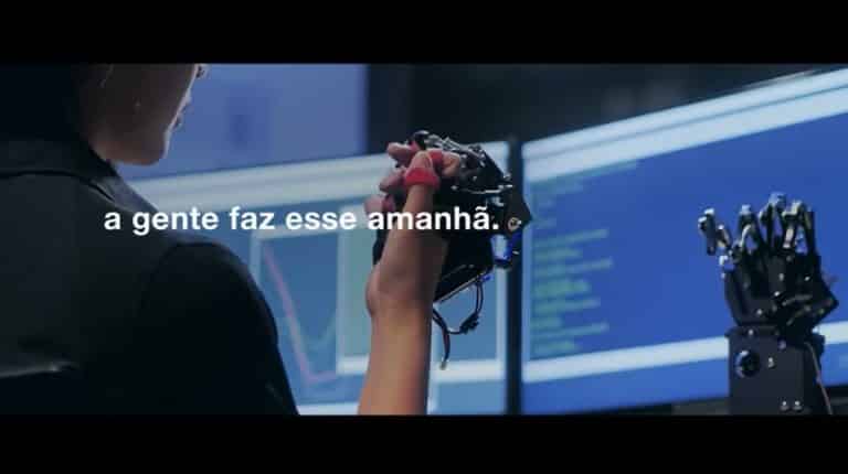 Embratel ressalta poder da transformação, reinvenção e colaboração em campanha.