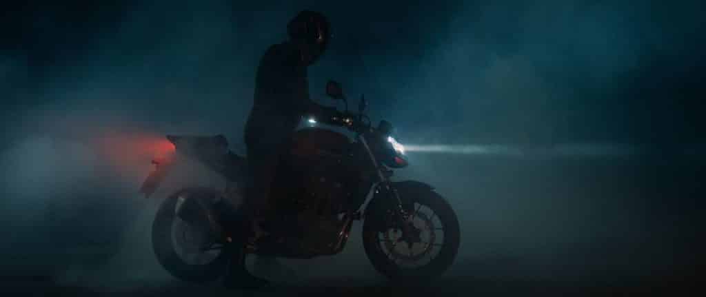 Honda Motos lança campanha do modelo CB 500F inspirada em filmes de ação.