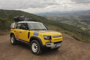 Land Rover participa do Rally dos Sertões para promover o Onçafari.