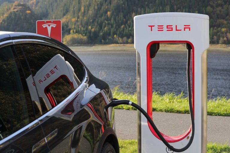 Sai Ford. Entra Tesla? por Daniel Aguado
