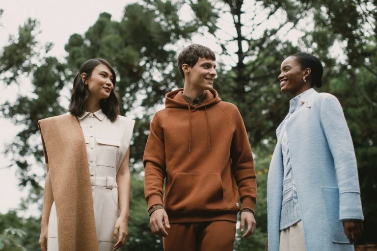 Desfile virtual e live shop promovem coleção outono/inverno da Renner.