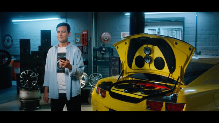 Elo aposta em campanha bem humorada
