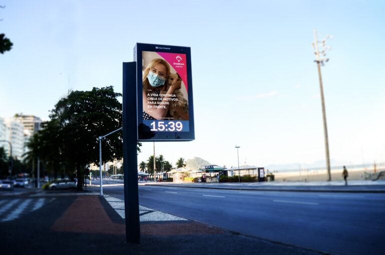 Clear Channel lança solução para mídia DOOH