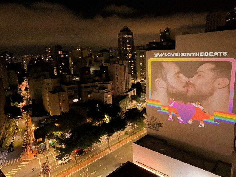 Beats reforça o amor com Love is the Beats