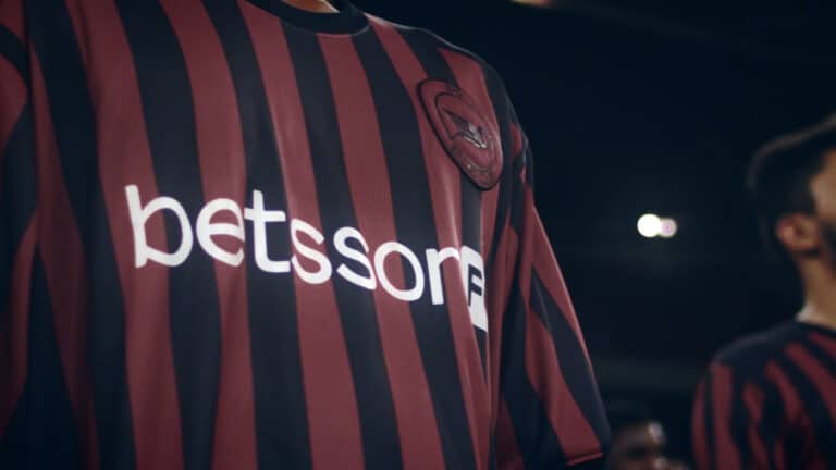 Íbis Sport Club ganha patrocínio máster
