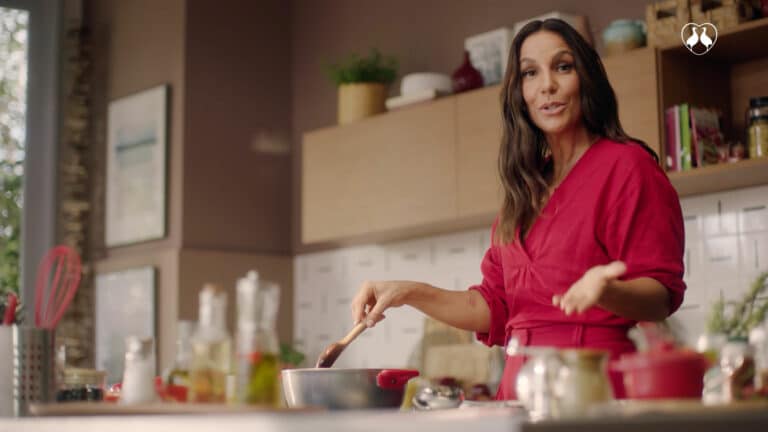 Ivete Sangalo estreia campanha na Perdigão