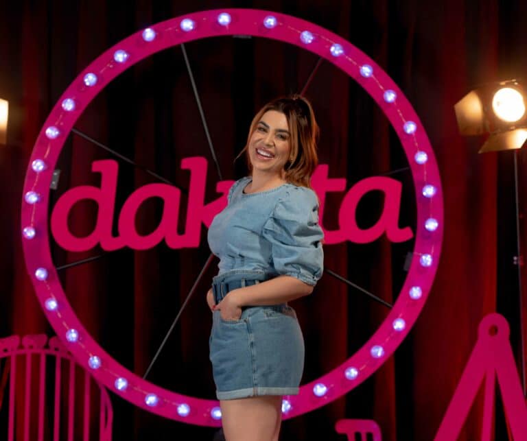 Dakota apresenta campanha com música exclusiva