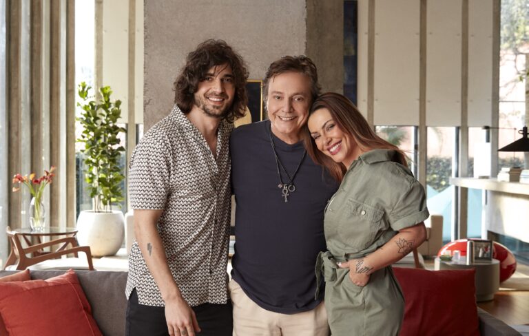 A Riachuelo lançou sua campanha de Dia dos Pais "Seu pai começou a seguir seus passos", estrelada por Fábio Jr., Cleo Pires e Fiuk.