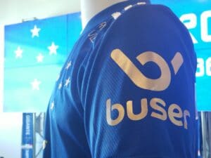 Buser comemora 4 anos patrocinando Cruzeiro e Atlético-MG.