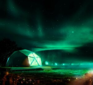 Beck’s traz o clima da Tomorrowland para o Brasil e cria seu próprio acampamento para os consumidores
