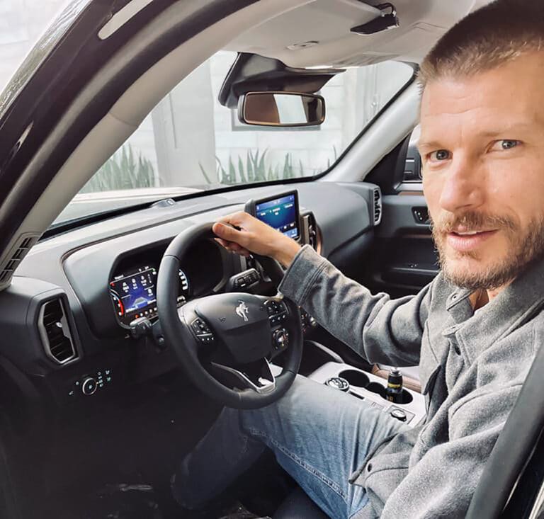 Ford anuncia o apresentador Rodrigo Hilbert como novo embaixador do Bronco Sport no Brasil, para mostrar o novo SUV conectado da marca.