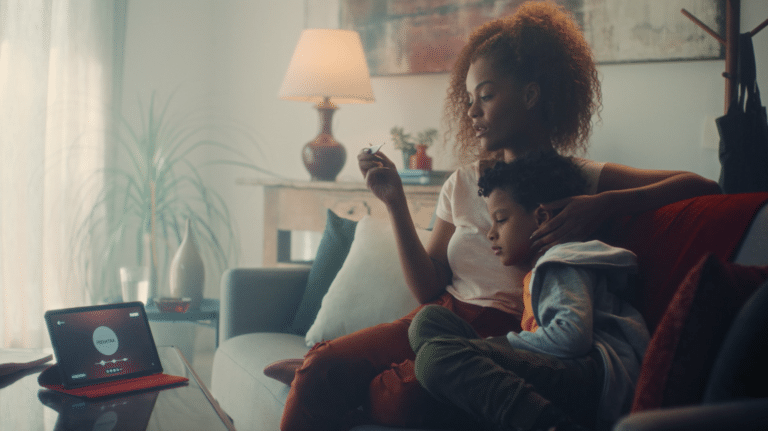 Alivium volta à mídia em campanha criada pela VMLY&R Health