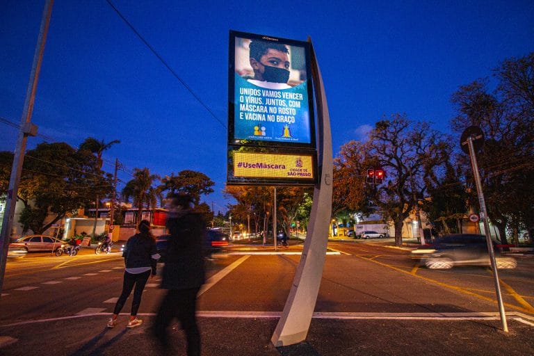 JCDecaux anuncia parceria com Unidos Pela Vacina, movimento do Grupo Mulheres do Brasil, com objetivo de acelerar a vacinação no Brasil.