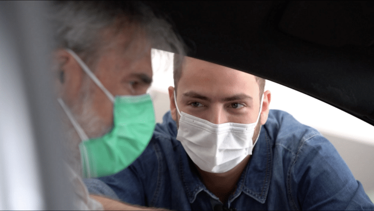 A Chevrolet convidou o influenciador Matheus Costa, febre no TikTok, para brincar com o seu pai, e presenteá-lo com um carro 0KM.