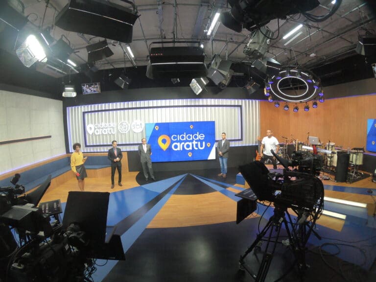 Autoridades e celebridades participaram da estreia da Cidade Aratu.