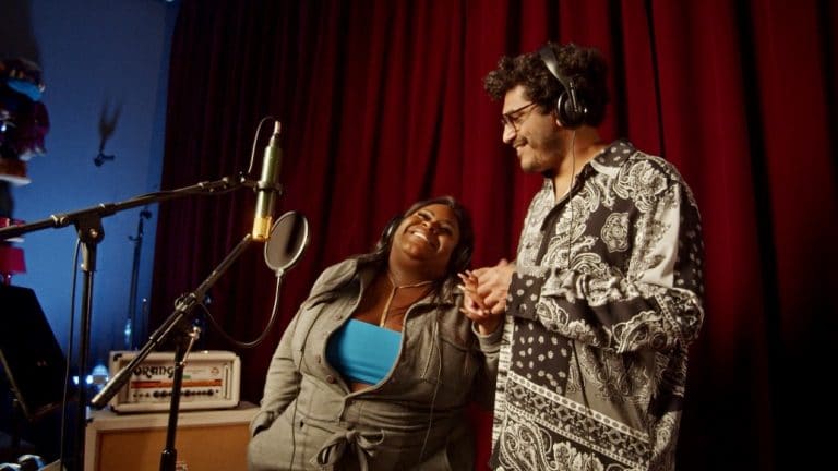 O Banco PAN lança a campanha "Juntos, a gente vai lá e PAN!", que conta com parceria inédita com o cantor Criolo, se juntando à Jojo Todynho.