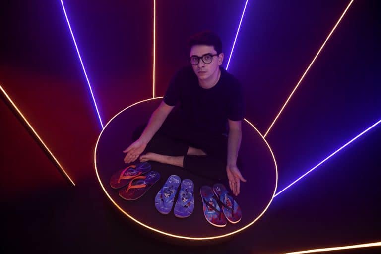 A Kenner anuncia parceria com o youtuber gamer João Sampaio, conhecido como Flakes Power, que protagoniza novo momento da Kenner.