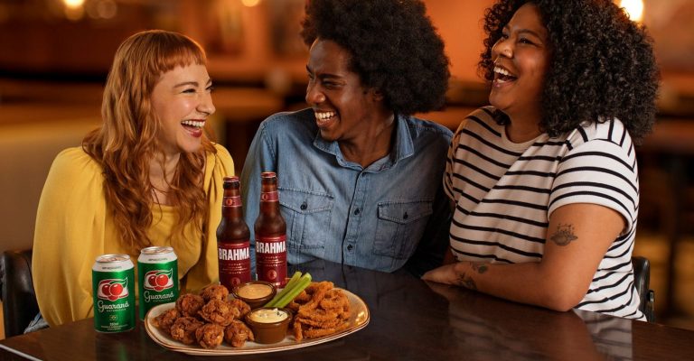 O Outback, tendo em mente seus fãs mais fiéis, criou a promoção "Outback Lovers" com sua famosa tábua para fãs levarem para casa.