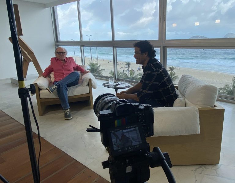 Washington Olivetto veio de Londres para receber em sua casa, no Rio de Janeiro, alguns amigos como convidados especiais de seu podcast.