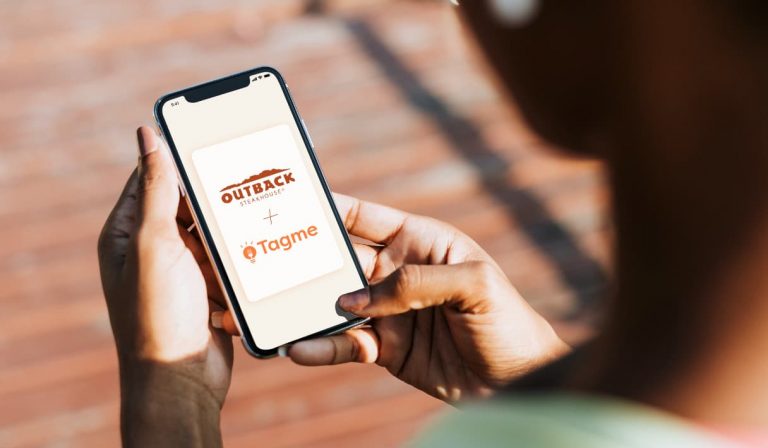 Outback Steakhouse e Abbraccio anunciam a implantação de uma facilidade digital que permite reservar mesa ou se colocar em espera remotamente.