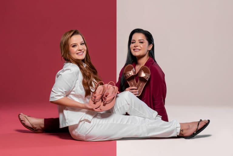 A Grendha, da Grendene, lança, em parceria com a dupla Maiara e Maraisa, a linha Identidades, que exaltam a diversidade feminina.