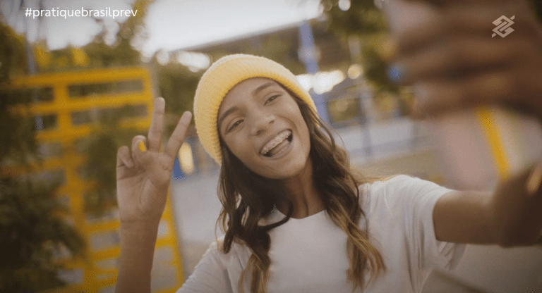 Brasilprev lança campanha protagonizada por Rayssa Leal.