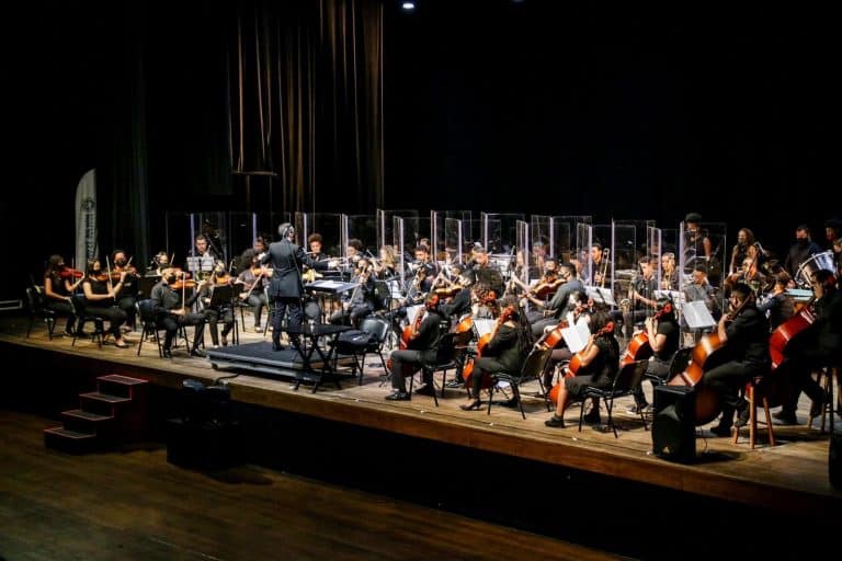 A MedLevensohn celebra seu aniversário ao som da Orquestra Sinfônica Som + Eu, grupo musical que é patrocinado pela companhia.