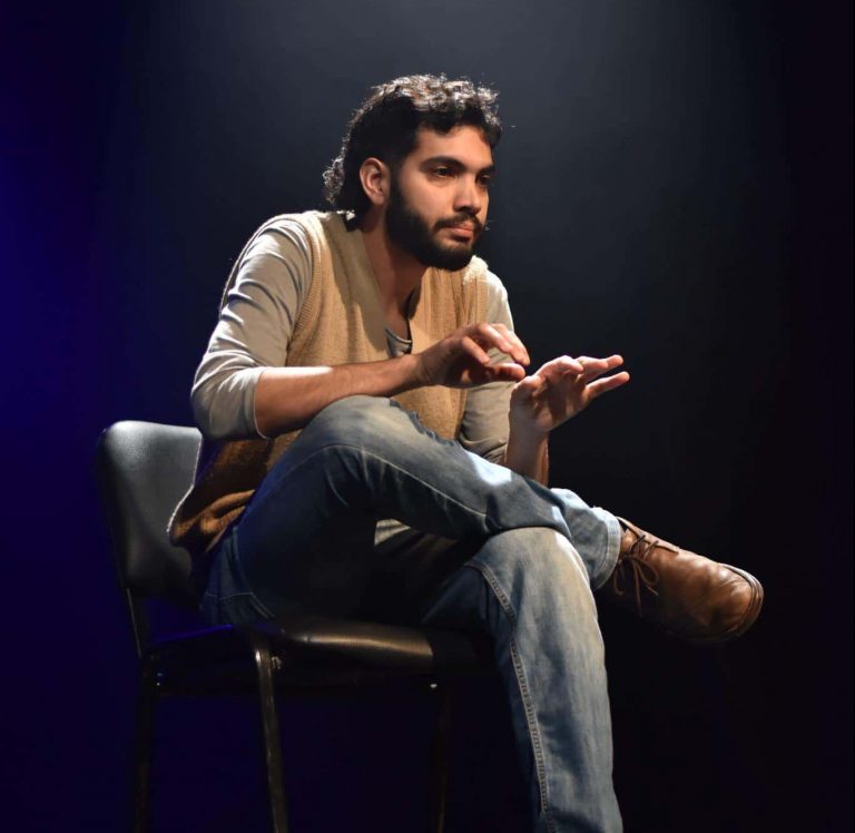 O Porta dos Fundos anuncia a contratação de Guilherme Tomé, improvisador criativo com experiência no teatro e TV, como novo Head de Roteiros.
