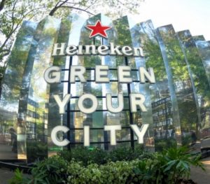 Heineken celebra, em pontos culturais, pontos icônicos e bares parceiros espalhados pelo país, o lançamento da plataforma Green Your City.
