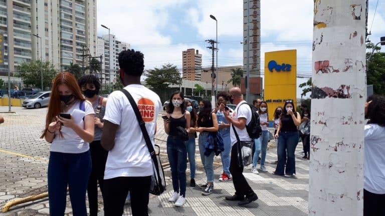 Burger King distribui “cola diferenciada” no Enem.