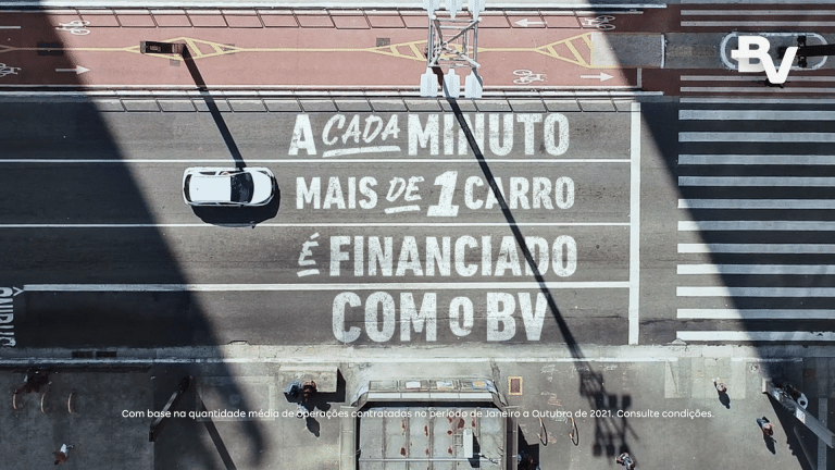 O Banco BV lança campanha com criação da SunsetDDB para reforçar sua autoridade e liderança em soluções financeiras no segmento de veículos.