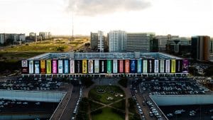 O shopping Conjunto Nacional de Brasília, para celebrar o marco de 50 anos, no dia 21 de novembro, se prepara para lançar sua nova logomarca.