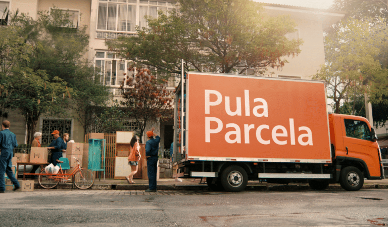Itaú destaca novo serviço que permite pular parcelas de financiamento imobiliário.