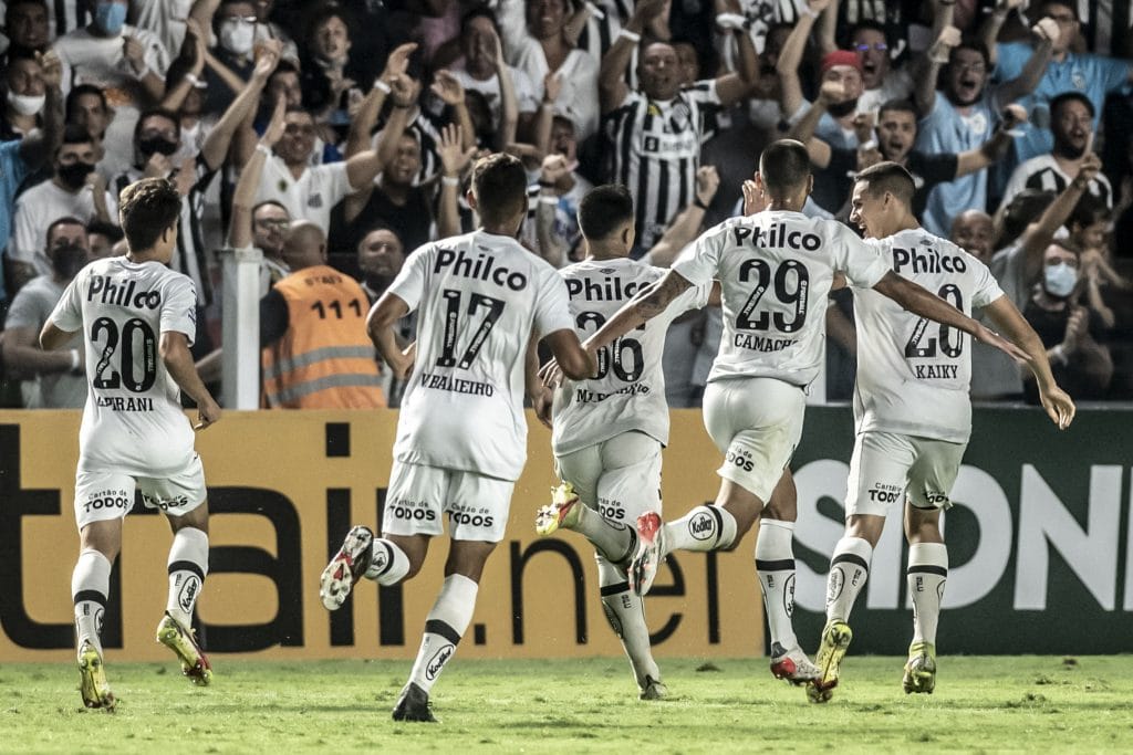 A Philco, marca de eletroeletrônicos e eletrodomésticos, renovou o contrato de patrocínio com o Santos Futebol Clube por mais dois anos.