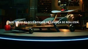 A Chevrolet acaba de lançar uma nova campanha para o Chevrolet Cruze, fazendo a releitura de um carrinho de rolimã dos anos 80.