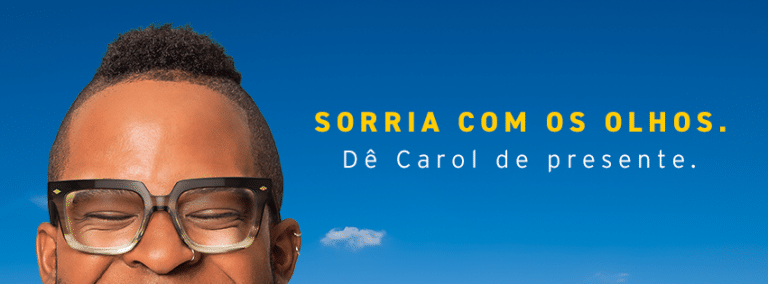Óticas Carol anuncia, para celebrar as festas e finalizar o ano de 2021 do melhor jeito, suas tradicionais campanhas de fim de ano.