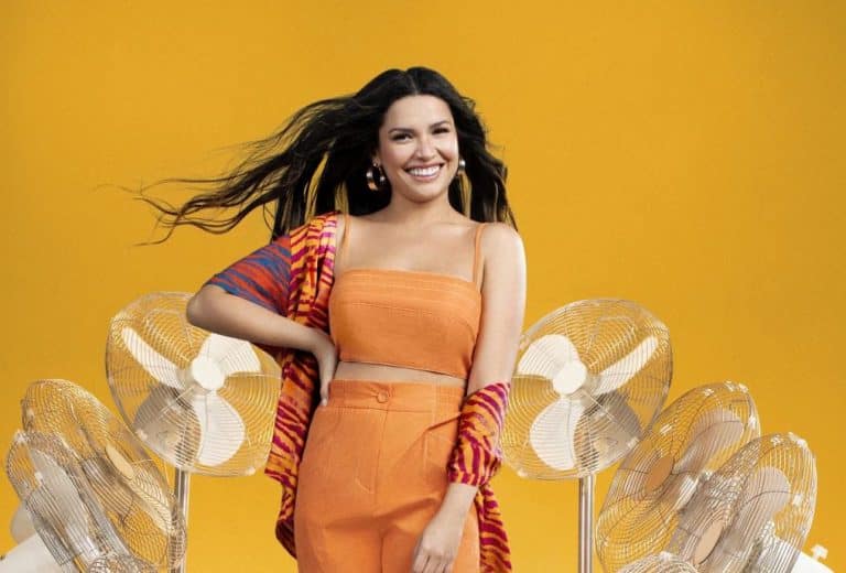 Havaianas se une mais uma vez a Juliette Freire, para presentear o fandom com uma ação especial pensada para as festas de fim de ano.