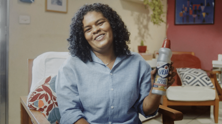 Veja lança o Veja Desinfetante Power Action, com a proposta de promover desinfecção poderosa e limpeza imbatível em um único produto.