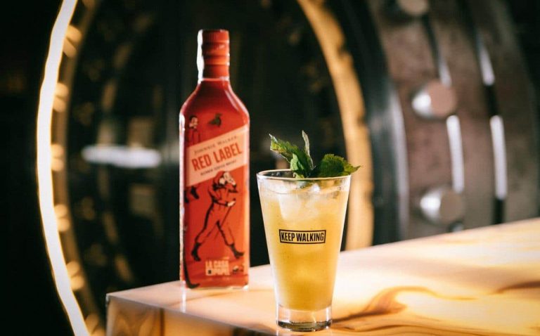 Johnnie Walker acaba de lançar no Brasil a edição especial de Johnnie Walker Red Label, inspirada na série La Casa de Papel, da Netflix.