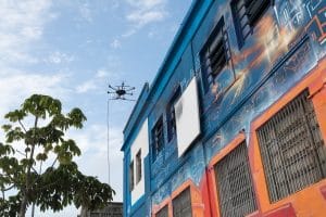 Tiger, para celebrar sua chegada ao Brasil, juntou a arte de um artista com a tecnologia de um drone para criar uma arte inesperada.