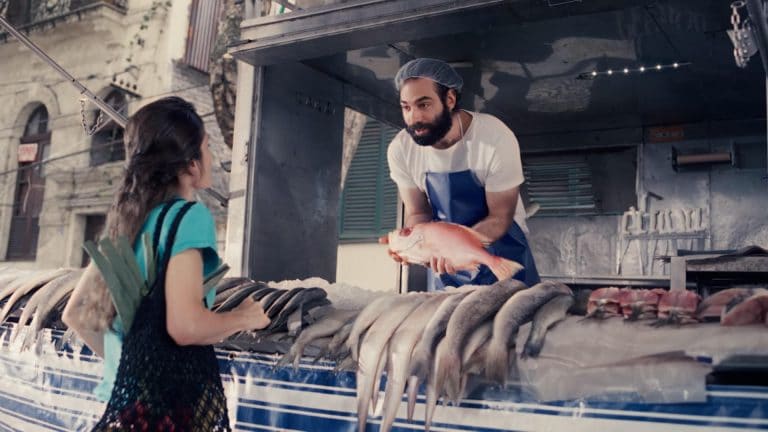 3AW promove a consientização do uso do plástico com o filme "Peixe", com o mote "O plástico que acaba no mar, acaba com o mar", da Oceana.