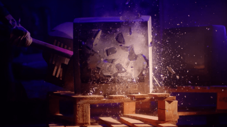 Wieden+Kennedy São Paulo, para promover Arcane, criou uma campanha com o objetivo de transportar as pessoas ao universo de League of Legends.