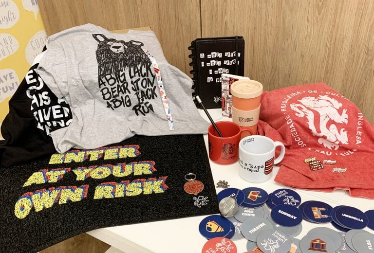 A Cultura Inglesa, conhecida por despertar o orgulho de pertencimento em seus estudantes, anuncia o lançamento de sua primeira fan store.