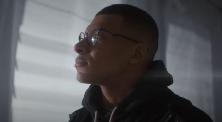 A Oakley anunciou uma nova parceria plurianual com o jogador de futebol francês e atacante do Paris Saint-Germain, Kylian Mbappé.