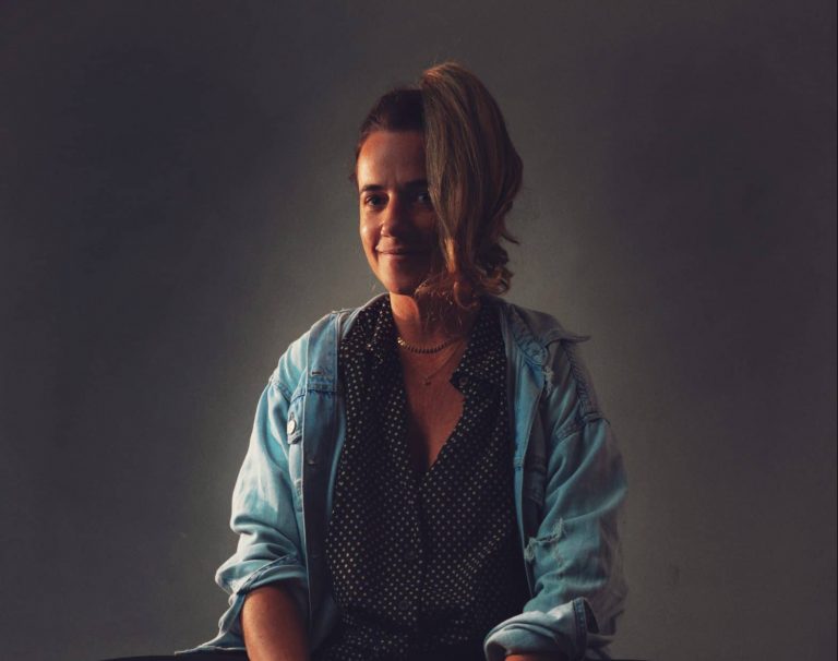 Livia Gama chega à Corazon Filmes como diretora de cena.