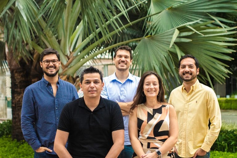 Board da apis3 - William Hertz, CEO; Douglas Hertz, COO e Rodolfo Sakai, diretor de performance; Clovis Santos e Camila Poyatos