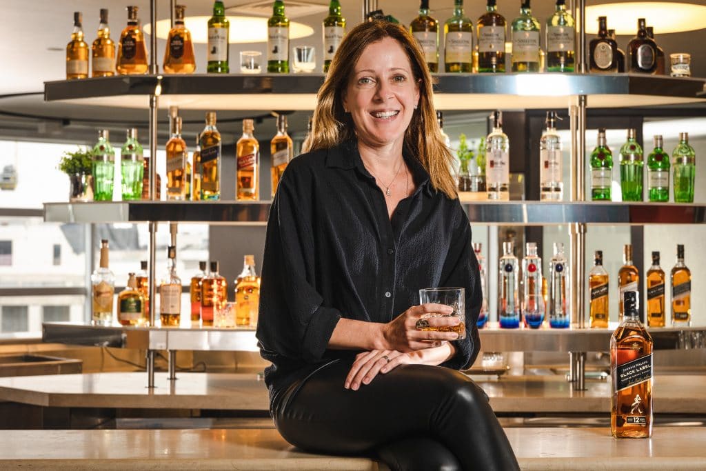 Diageo, líder mundial na produção de bebidas alcoólicas premium, anuncia a promoção de Juliana Ballarin como Diretora de Marketing de Scotch.