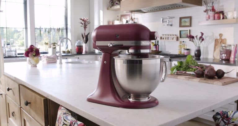 A KitchenAid escolheu, como a "Cor do Ano KitchenAid 2022", uma cor que trouxesse riqueza para o que muitas vezes parece mundano.