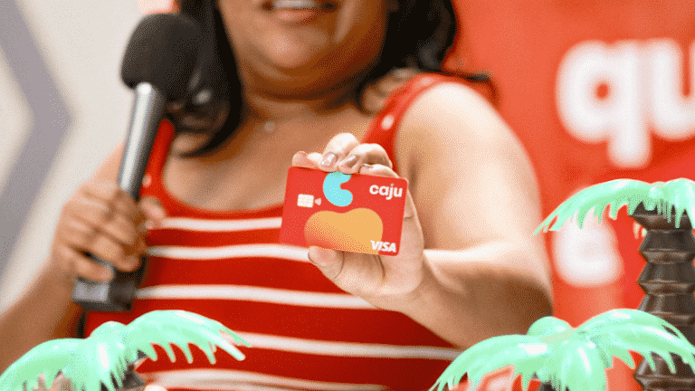 A Caju, empresa de benefícios corporativos flexíveis, inspirada em seu momento de marca, lança sua primeira campanha para o mercado.