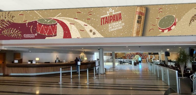 A Itaipava 100% Malte será a cerveja oficial do circuito do Sambódromo do Anhembi e de outros camarotes do evento na volta do Carnaval.